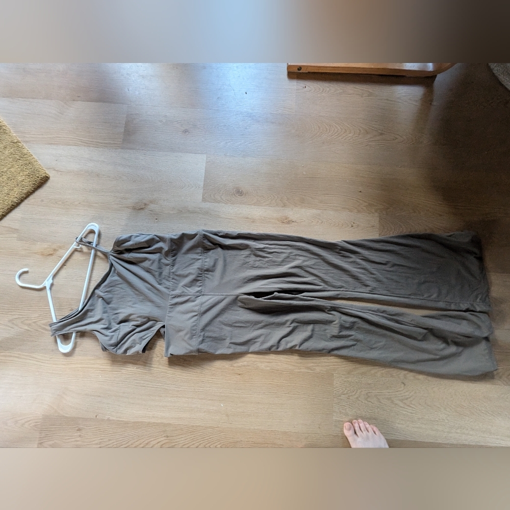 Joy lab body suit never worn xL